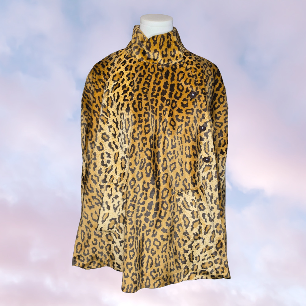 Vtg 90s Y2k WD NY Animal Print Leopard Cheetah Print Soft Button Cape S/M